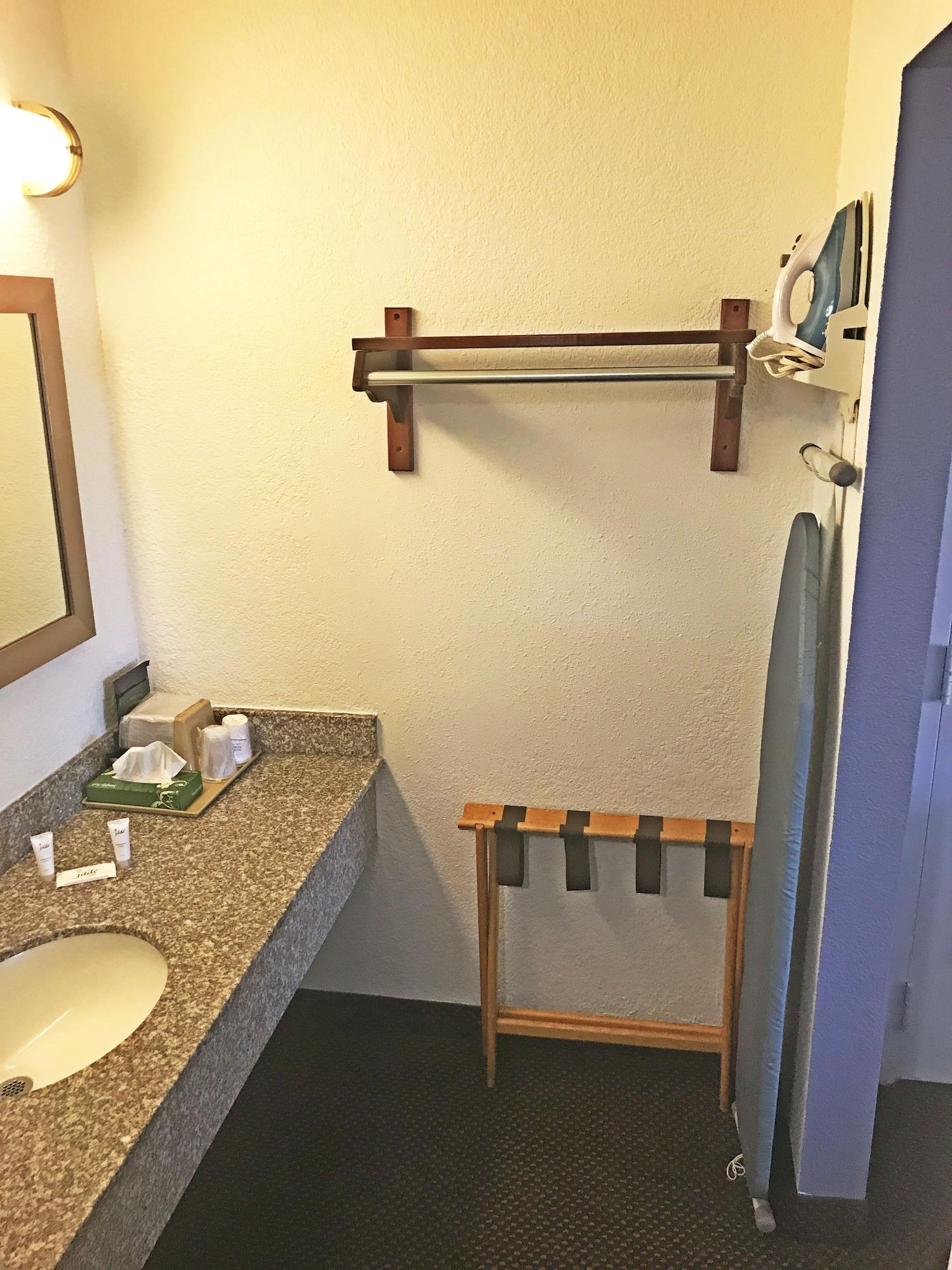 Hotel Days & Mobile 2*