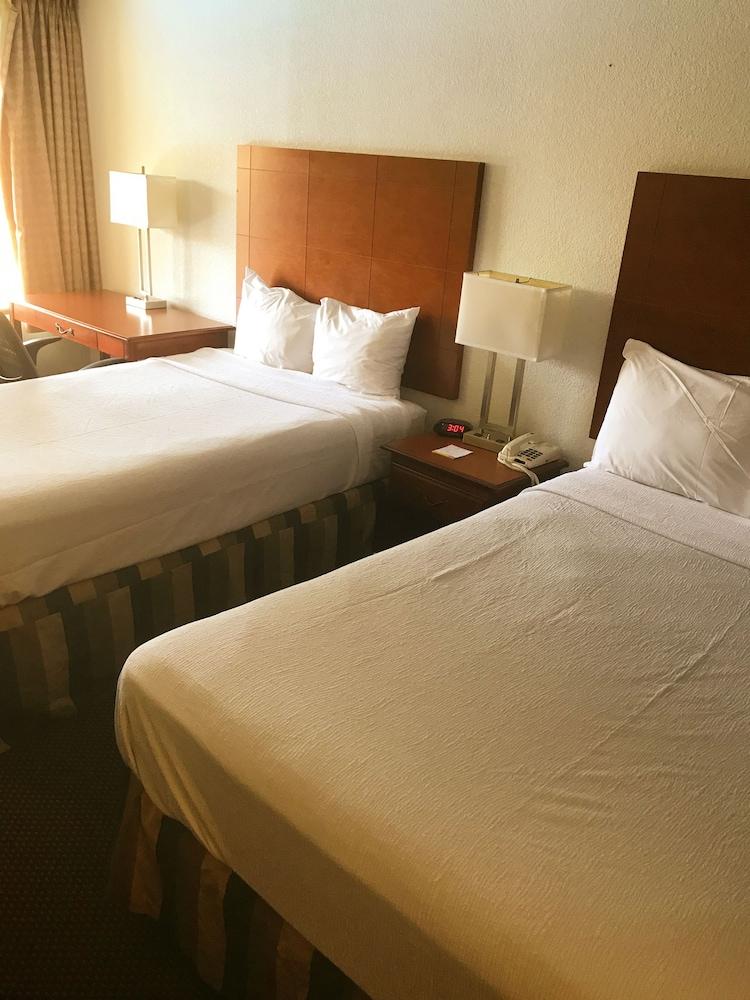 Hotel Days & Mobile