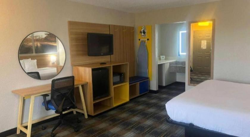 Hotel Days & Mobile 2*