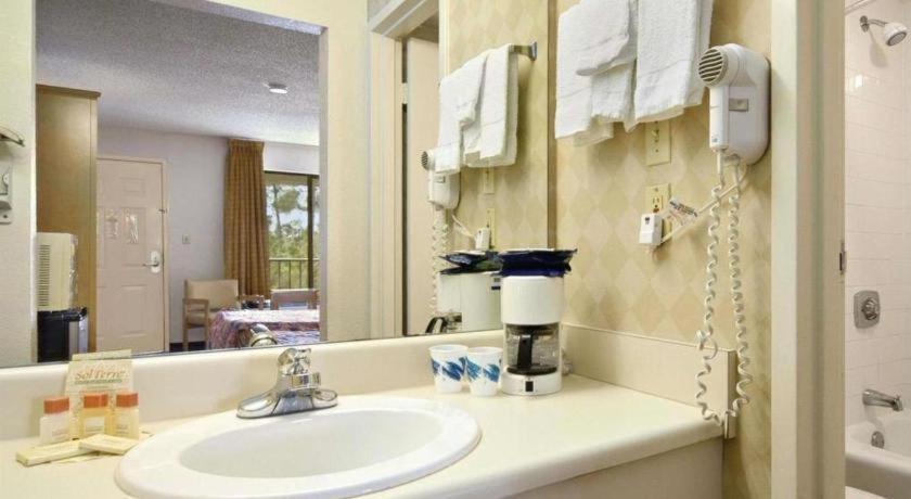 Hotel Days & Mobile 2*