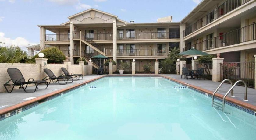 Hotel Days & Mobile Tillmans Corner