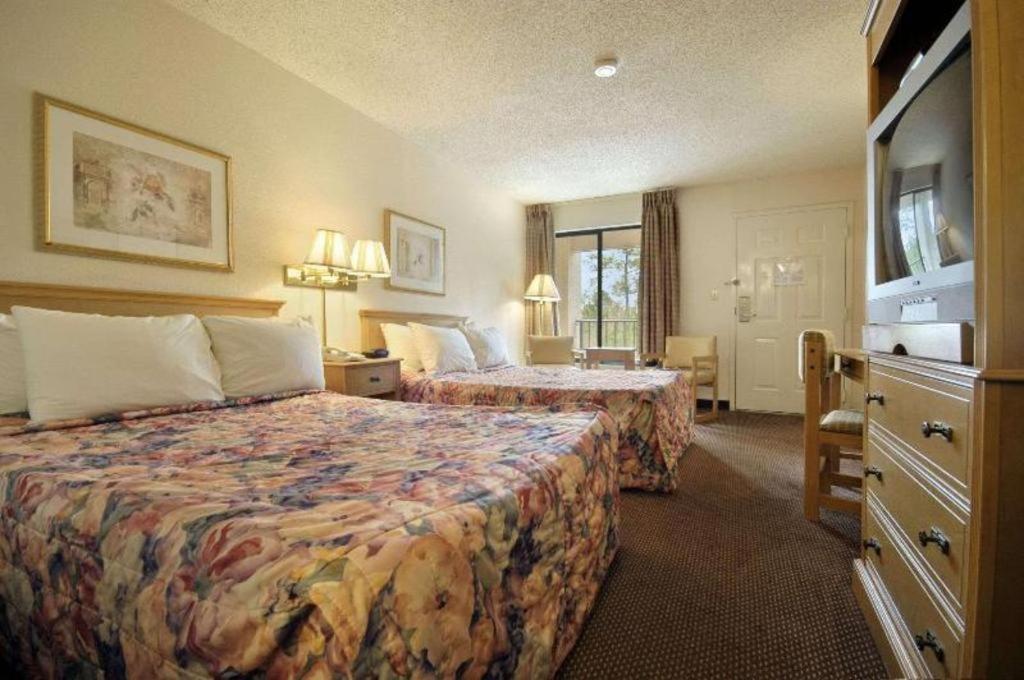 Hotel Days & Mobile Tillmans Corner