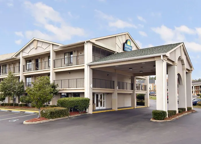 Days Inn & Suites