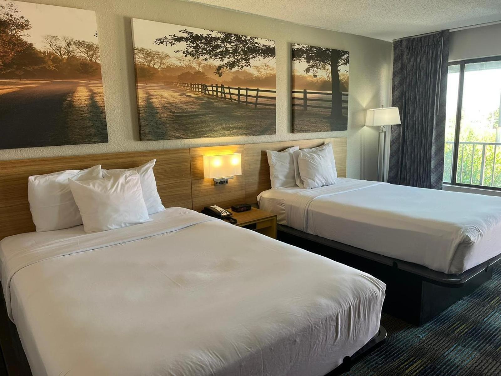 Hotel Days & Mobile 2*