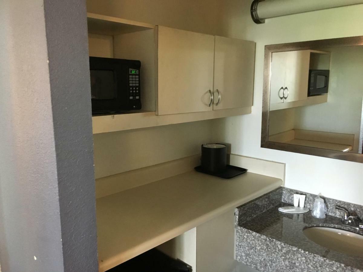 Hotel Days & Mobile Tillmans Corner